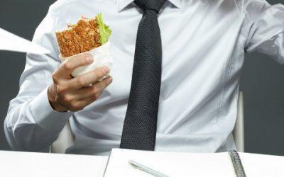 Why you should stop eating lunch at your desk